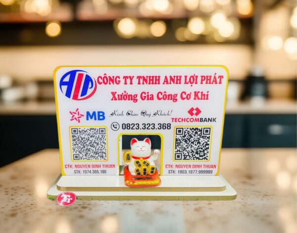 bảng mã qr code để bàn - mèo thần tài vẫy tay