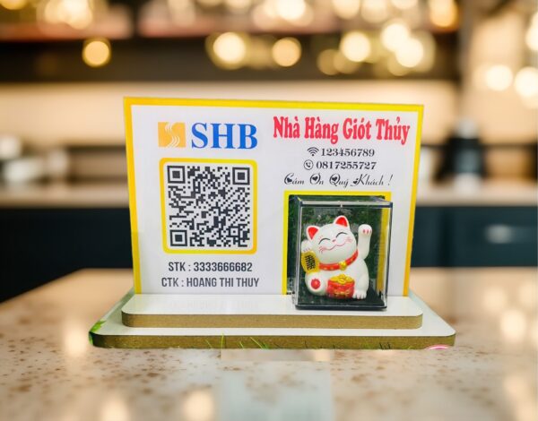 bảng mã qr code để bàn - mèo thần tài vẫy tay