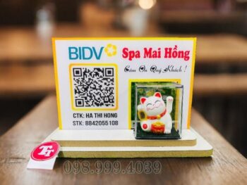 bảng mã qr code để bàn - mèo thần tài vẫy tay