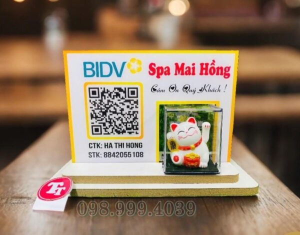 bảng mã qr code để bàn - mèo thần tài vẫy tay