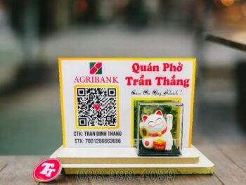 bảng mã qr code để bàn - mèo thần tài vẫy tay