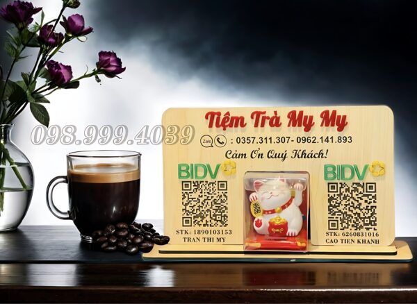 bảng gỗ mã qr code để bàn