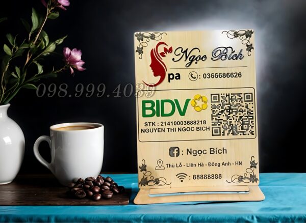 bảng gỗ mã qr code để bàn