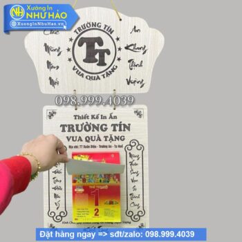 Lịch Treo Tường Khung Gỗ Mẫu Mới 2025