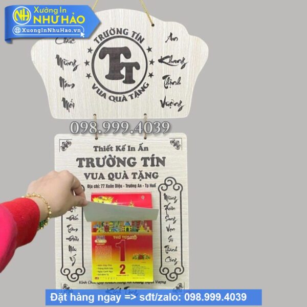 Lịch Treo Tường Khung Gỗ Mẫu Mới 2025