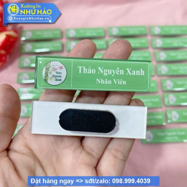 bảng tên nhân viên cài áo