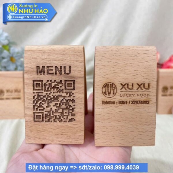 làm thẻ số bàn gỗ