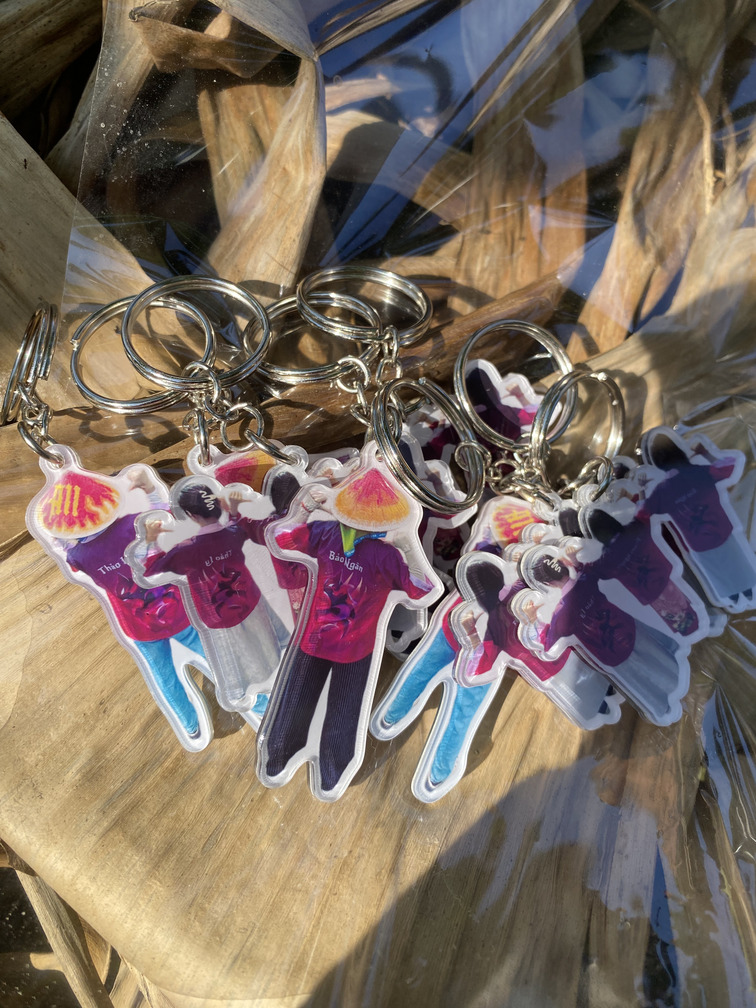 In Móc Khóa, Standee, Popsocket, Móc Treo Điện Thoại, Logo Trường, Trung Tâm Ngoại Ngữ, Năng Khiếu, Fan Anime Kỷ Niệm Lớp, Quà Tặng Học Sinh Cuối Cấp Đẹp Giá Sỉ Toàn Quốc - Đặt In Theo Yêu Cầu, Mẫu Mã Đa Dạng 8 In Móc Khóa, Standee, Popsocket, Móc Treo Điện Thoại, Logo Trường, Trung Tâm Ngoại Ngữ, Năng Khiếu, Fan Anime Kỷ Niệm Lớp, Quà Tặng Học Sinh Cuối Cấp Đẹp Giá Sỉ Toàn Quốc - Đặt In Theo Yêu Cầu, Mẫu Mã Đa Dạng - Ảnh 8