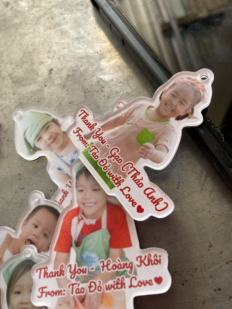In Móc Khóa, Standee, Popsocket, Móc Treo Điện Thoại, Logo Trường, Trung Tâm Ngoại Ngữ, Năng Khiếu, Fan Anime Kỷ Niệm Lớp, Quà Tặng Học Sinh Cuối Cấp Đẹp Giá Sỉ Toàn Quốc - Đặt In Theo Yêu Cầu, Mẫu Mã Đa Dạng 9 In Móc Khóa, Standee, Popsocket, Móc Treo Điện Thoại, Logo Trường, Trung Tâm Ngoại Ngữ, Năng Khiếu, Fan Anime Kỷ Niệm Lớp, Quà Tặng Học Sinh Cuối Cấp Đẹp Giá Sỉ Toàn Quốc - Đặt In Theo Yêu Cầu, Mẫu Mã Đa Dạng - Ảnh 9