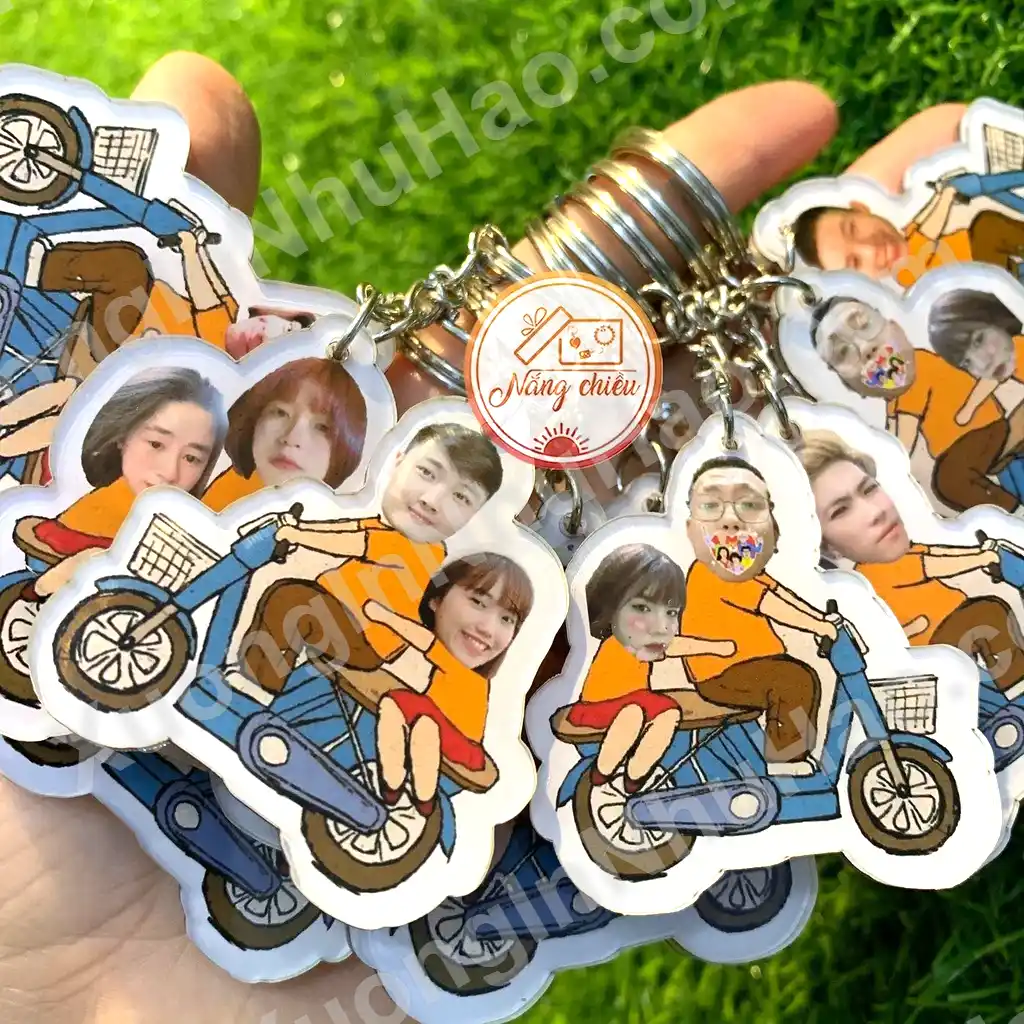 Mẫu Móc Khóa Mica Hot - Cắt Chibi Cặp Đôi Chở Nhau Trên Xe Máy Cute - Móc Khóa Cắt Theo Yêu Cầu 5 Mẫu Móc Khóa Mica Hot - Cắt Chibi Cặp Đôi Chở Nhau Trên Xe Máy Cute - Móc Khóa Cắt Theo Yêu Cầu 4