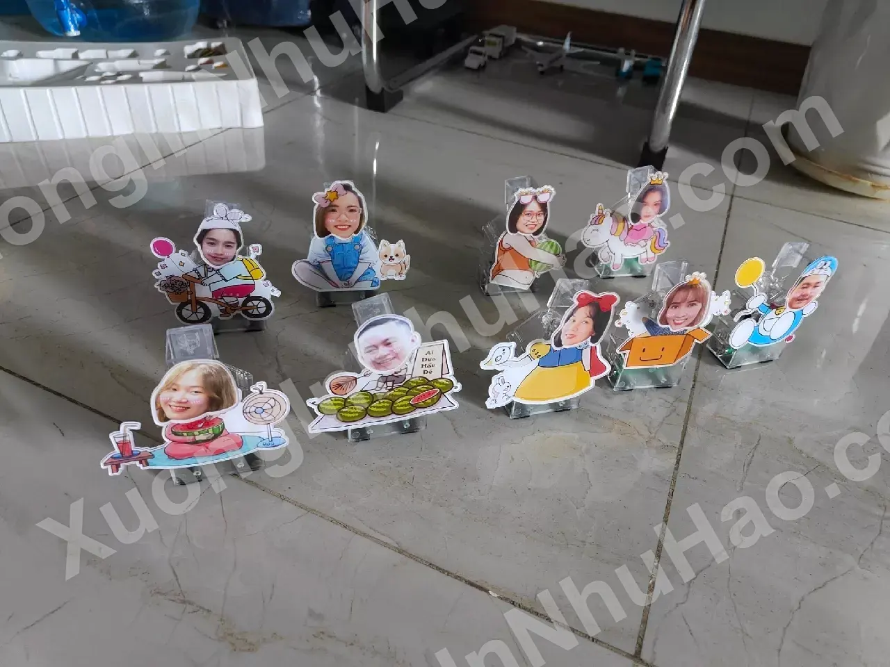 Mô Hình Standee Lắc Đầu In Theo Yêu Cầu 10 Mô Hình Standee Lắc Đầu In Theo Yêu Cầu 9