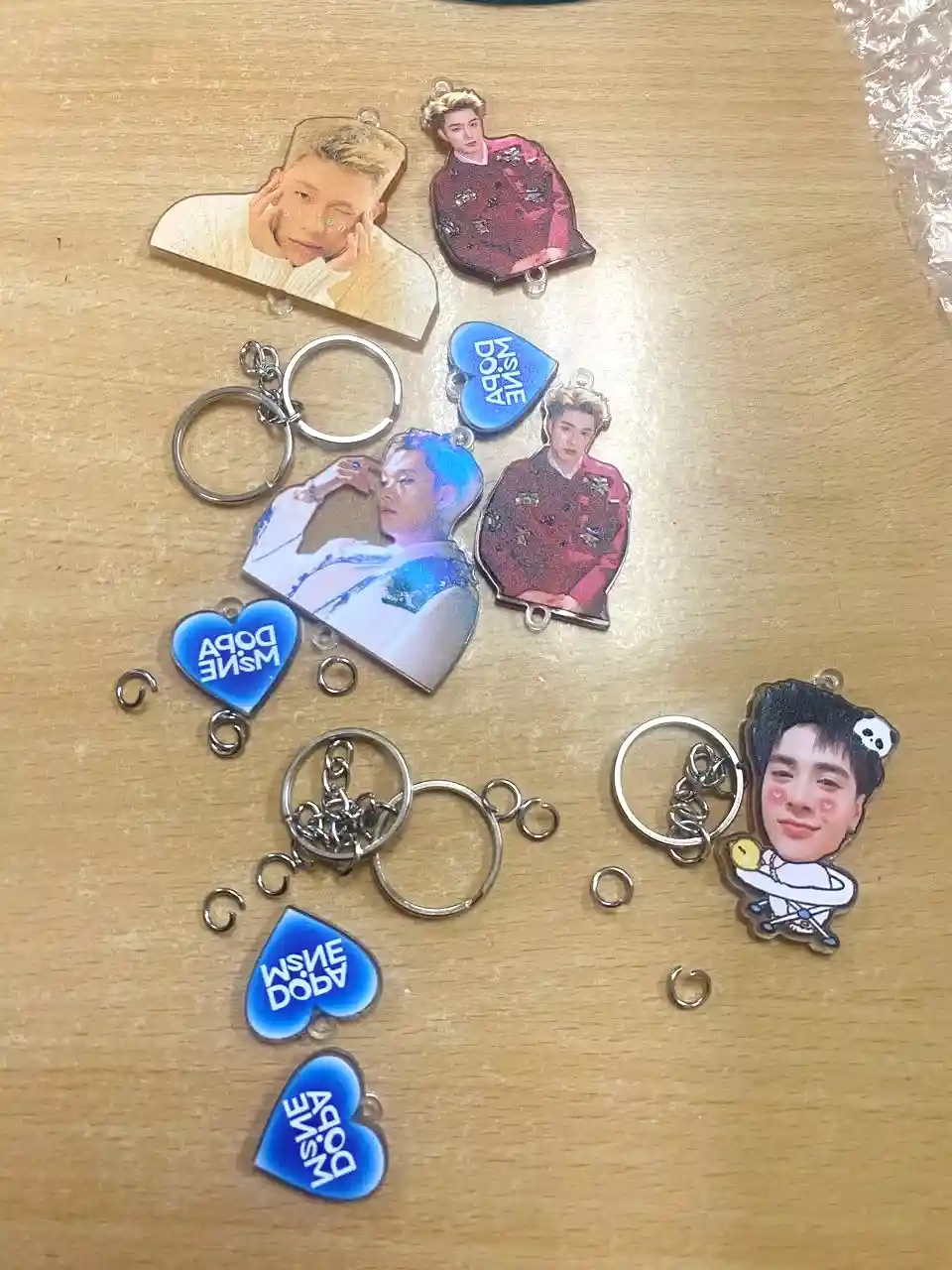 Móc Khoá Keychain Acrylic Quang Hùng MasterD Ghép Mặt Chibi Cute Dễ Thương 3 Móc Khoá Keychain Acrylic Quang Hùng MasterD Ghép Mặt Chibi Cute Dễ Thương 2