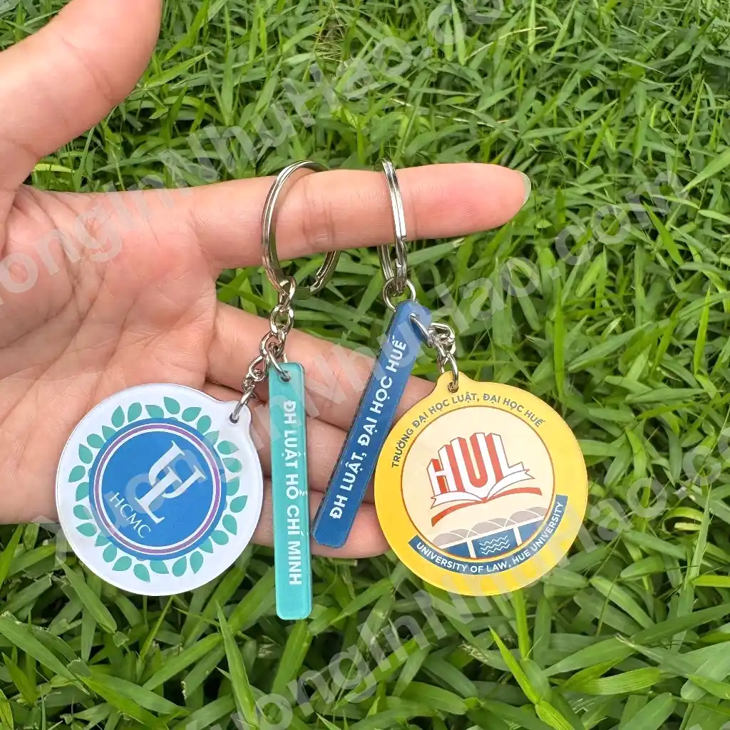 Móc Khóa Logo Trường Đại Học Luật- Đại Học Huế, Luật Hà Nội, Luật Hcm - Móc Khóa Đôi Kèm Tag Mini 5 Móc Khóa Logo Trường Đại Học Luật- Đại Học Huế, Luật Hà Nội, Luật Hcm - Móc Khóa Đôi Kèm Tag Mini 4