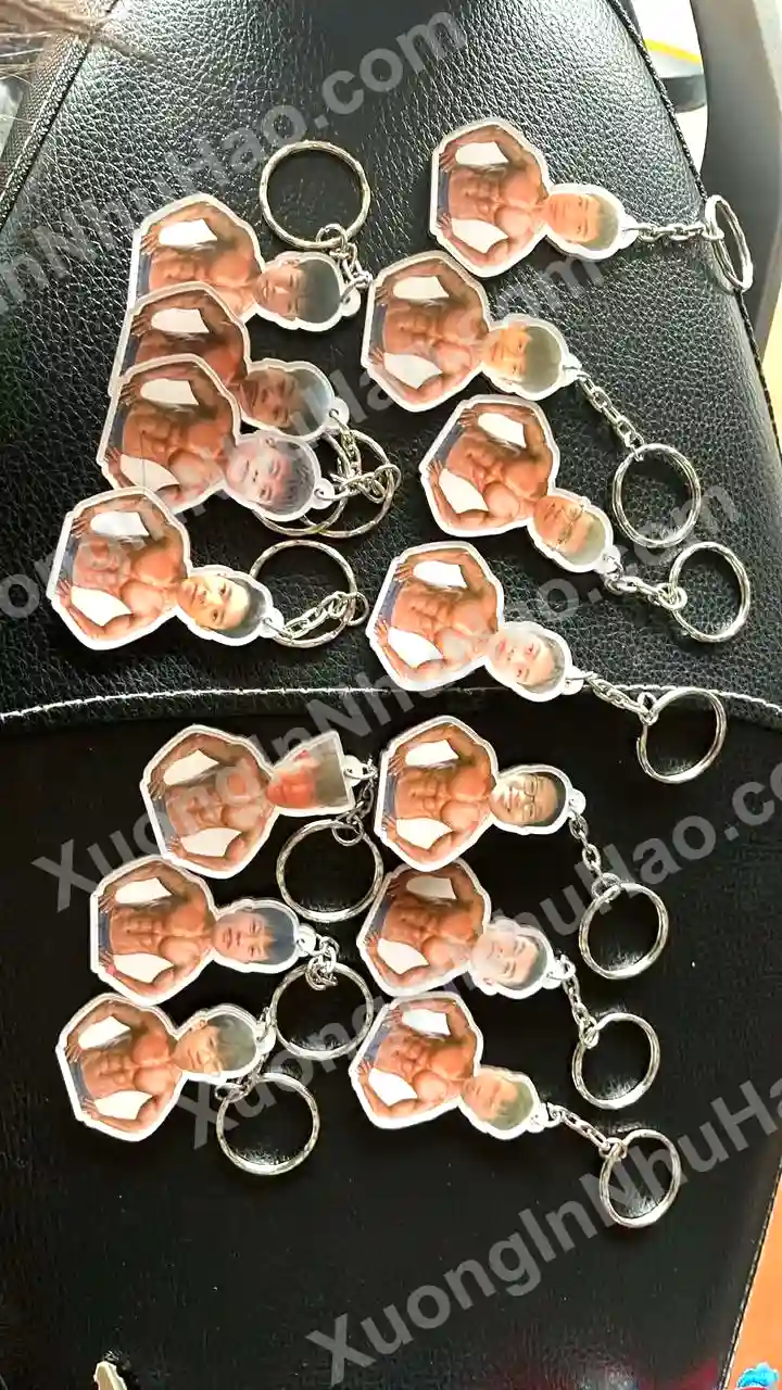 Móc Khoá Quà Tặng Ngày 6/4 Boy's Day Siêu Hài Và Dễ Thương, Làm Quà Tặng, Quà Kỷ Niệm ĐH 3 Móc Khoá Quà Tặng Ngày 6/4 Boy's Day Siêu Hài Và Dễ Thương, Làm Quà Tặng, Quà Kỷ Niệm ĐH 2