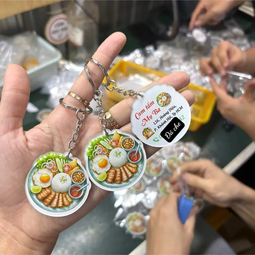 Móc Khóa Quảng Bá Thương Hiệu 2 Mặt: In Logo Cửa Hàng & Hình Sản Phẩm Đặc Trưng 4 Móc Khóa Quảng Bá Thương Hiệu 2 Mặt: In Logo Cửa Hàng & Hình Sản Phẩm Đặc Trưng 3