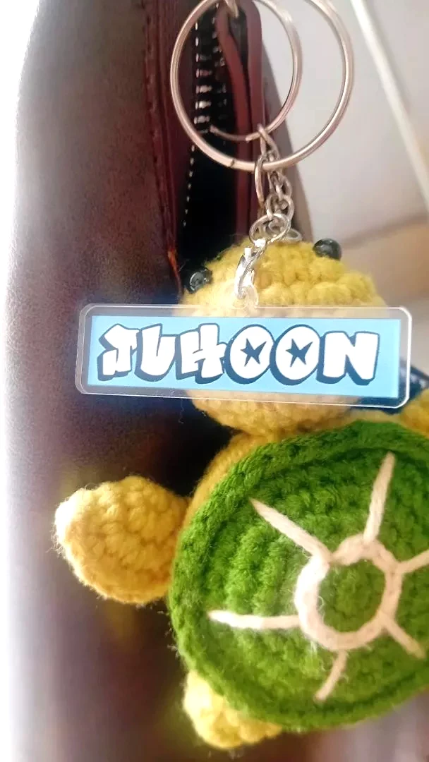 Móc Khóa Tên Cortis KPOP James, Juhoon, Martin, Seonghyeon, Keonho 5cm 2 Móc Khóa Tên Cortis KPOP James, Juhoon, Martin, Seonghyeon, Keonho 5cm 1