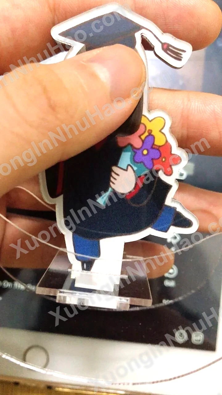 Quà Tặng Tốt Nghiệp Ý Nghĩa- Móc Khoá, Standee, Lò Xo, Standee Lắc Đầu -in Theo Yêu Cầu ĐH 4 Quà Tặng Tốt Nghiệp Ý Nghĩa- Móc Khoá, Standee, Lò Xo, Standee Lắc Đầu -in Theo Yêu Cầu ĐH 3