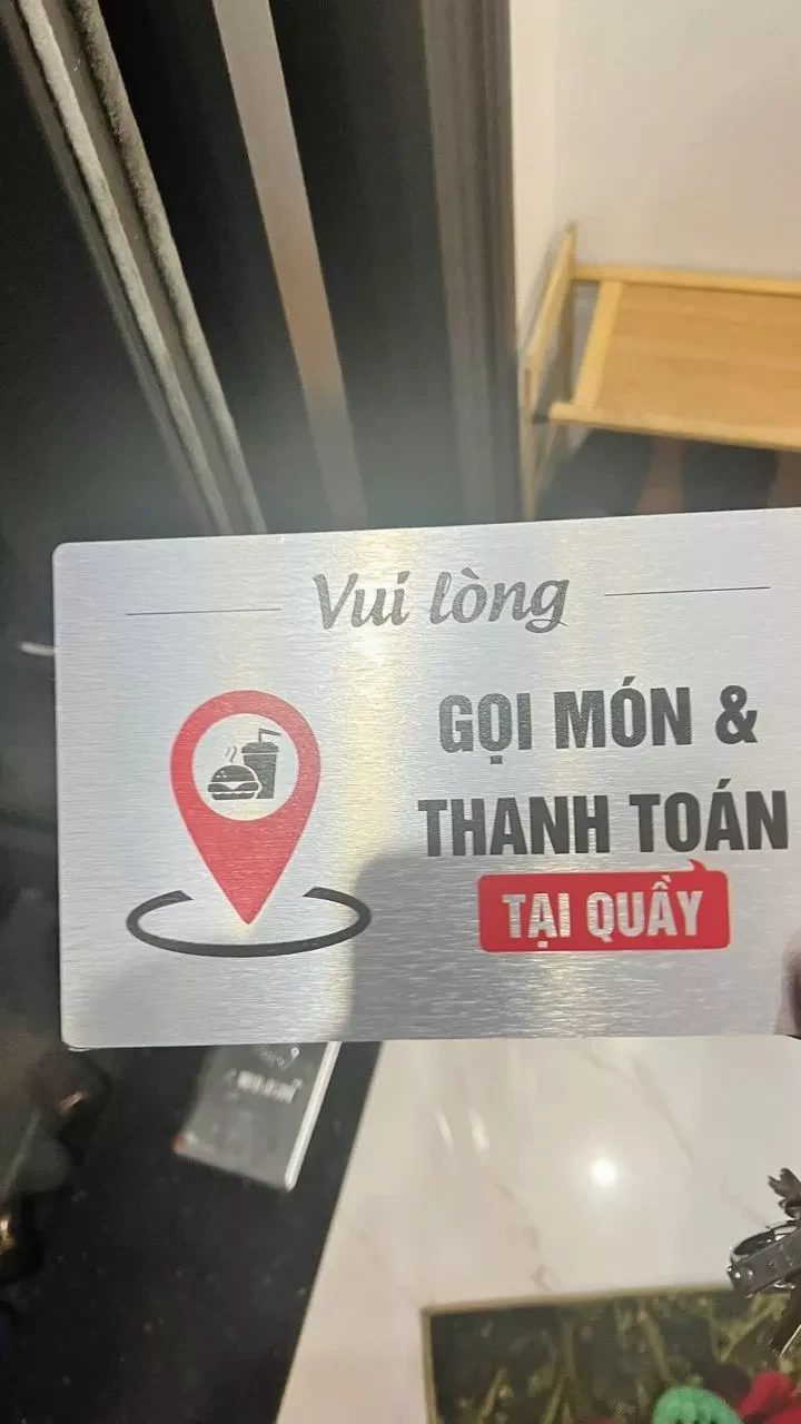 Bảng Alu Decor Quầy Order – Chữ "Vui Lòng Gọi Món Tại Quầy" Biển Alu Decor Trang Trí Quán Cà Phê, Nhà Hàng 2 Bảng Alu Decor Quầy Order – Chữ "Vui Lòng Gọi Món Tại Quầy" Biển Alu Decor Trang Trí Quán Cà Phê, Nhà Hàng 1