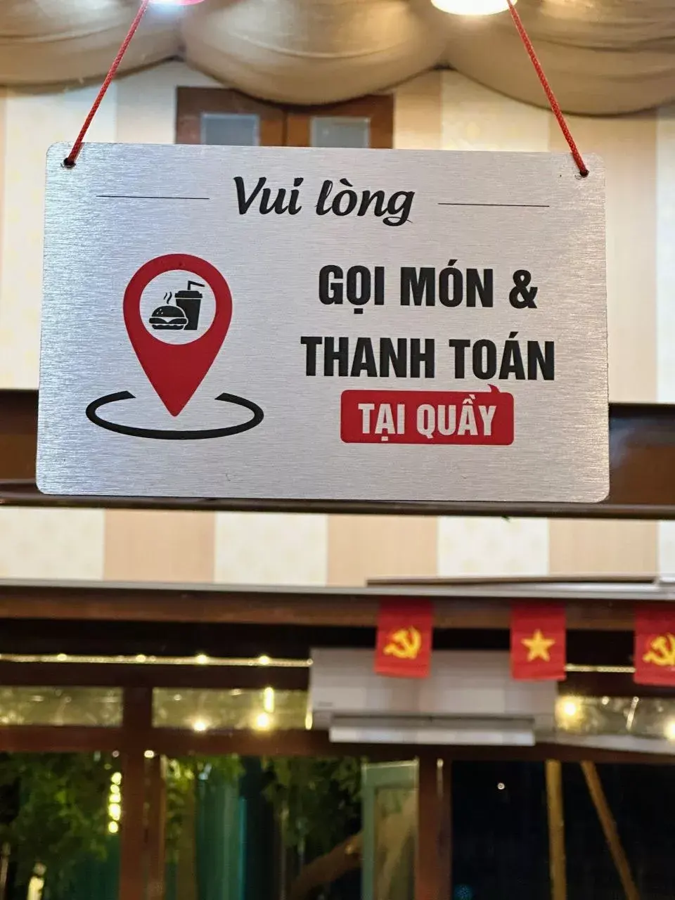 Bảng Alu Decor Quầy Order – Chữ "Vui Lòng Gọi Món Tại Quầy" Biển Alu Decor Trang Trí Quán Cà Phê, Nhà Hàng 1 Bảng Alu Decor Quầy Order – Chữ "Vui Lòng Gọi Món Tại Quầy" Biển Alu Decor Trang Trí Quán Cà Phê, Nhà Hàng