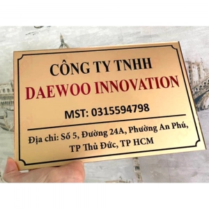 Bảng Công Ty Mica ,màu Sắc Và Kích Thước Đa Dạng, Phun UV Nội Dung Làm Theo Yêu Cầu.