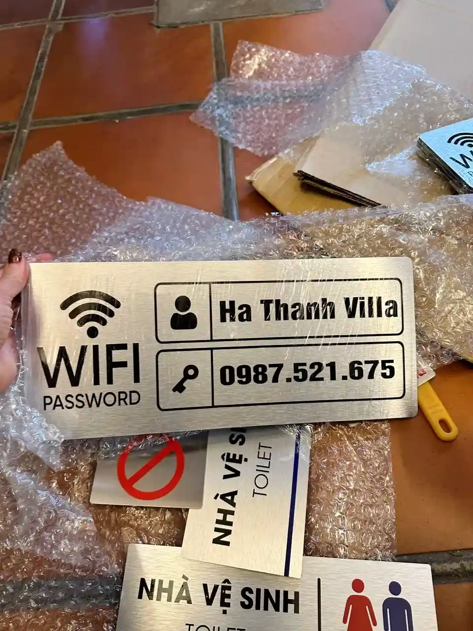 Bảng Decor Ghi Thông Tin Wifi Nhôm Alu In Uv Trang Trí Quán Có Sẵn Keo Dán Tường 12x24cm ,tặng Kèm Keo Dán 2 Mặt 4 Bảng Decor Ghi Thông Tin Wifi Nhôm Alu In Uv Trang Trí Quán Có Sẵn Keo Dán Tường 12x24cm ,tặng Kèm Keo Dán 2 Mặt 3