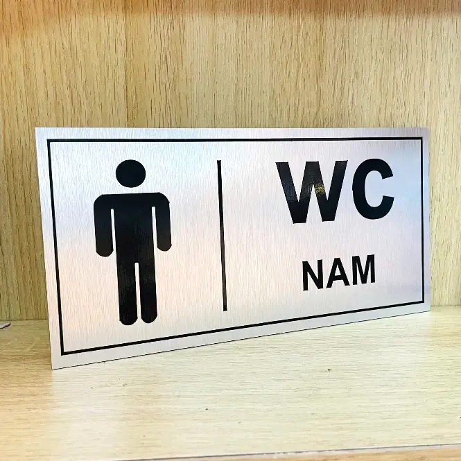 Bảng (WC Nam Hoặc WC Nữ)- Hướng Dẫn Nhà Vệ Sinh - Chất Liệu Alu Bạc Xước Mica 20x10cm - Phun UV 4