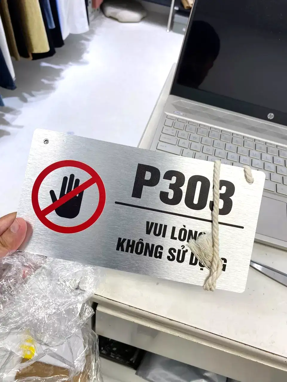 Biển Cấm Hút Thuốc, Không Hút Thuốc, No Smoking, Chất Liệu Dày Đẹp, In UV , Alu Nhôm Bạc Xước 7 Biển Cấm Hút Thuốc, Không Hút Thuốc, No Smoking, Chất Liệu Dày Đẹp, In UV , Alu Nhôm Bạc Xước 6
