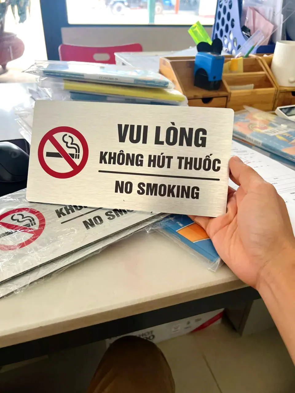Biển Cấm Hút Thuốc, Không Hút Thuốc, No Smoking, Chất Liệu Dày Đẹp, In UV , Alu Nhôm Bạc Xước 1 Biển Cấm Hút Thuốc, Không Hút Thuốc, No Smoking, Chất Liệu Dày Đẹp, In UV , Alu Nhôm Bạc Xước
