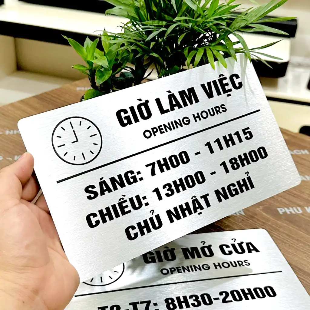 Biển Hiệu Giờ Mở Cửa - Giờ Đóng Cửa Trang Trí Cửa Tiệm Kinh Doanh, Mẫu Alu Nhôm Bạc , In Uv Bền Màu, Có Sẵn Keo 2 Mặt 3 Biển Hiệu Giờ Mở Cửa - Giờ Đóng Cửa Trang Trí Cửa Tiệm Kinh Doanh, Mẫu Alu Nhôm Bạc , In Uv Bền Màu, Có Sẵn Keo 2 Mặt 2