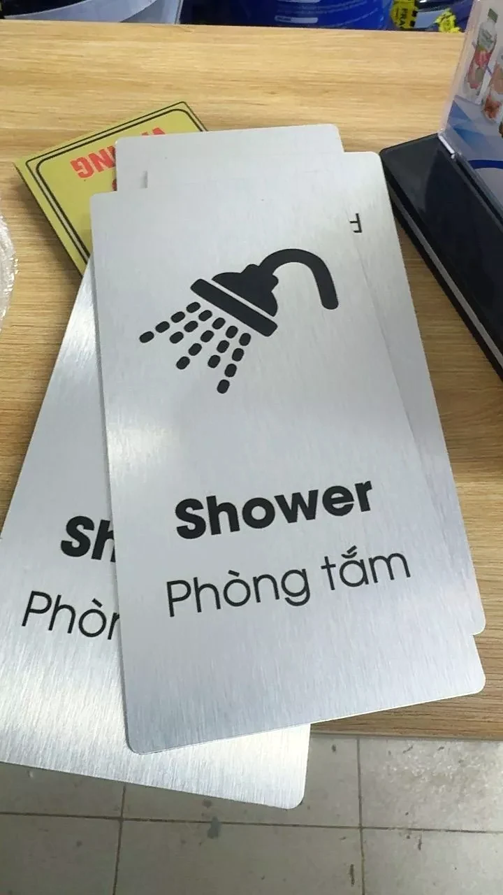 Biển Hiệu Phòng Tắm Shower Trang Trí Cửa Chỉ Dẫn Nhà Tắm , Chất Liệu Nhôm Alu Bạc Xước ,tặng Kèm Keo Dán 2 Mặt 1 Biển Hiệu Phòng Tắm Shower Trang Trí Cửa Chỉ Dẫn Nhà Tắm , Chất Liệu Nhôm Alu Bạc Xước ,tặng Kèm Keo Dán 2 Mặt