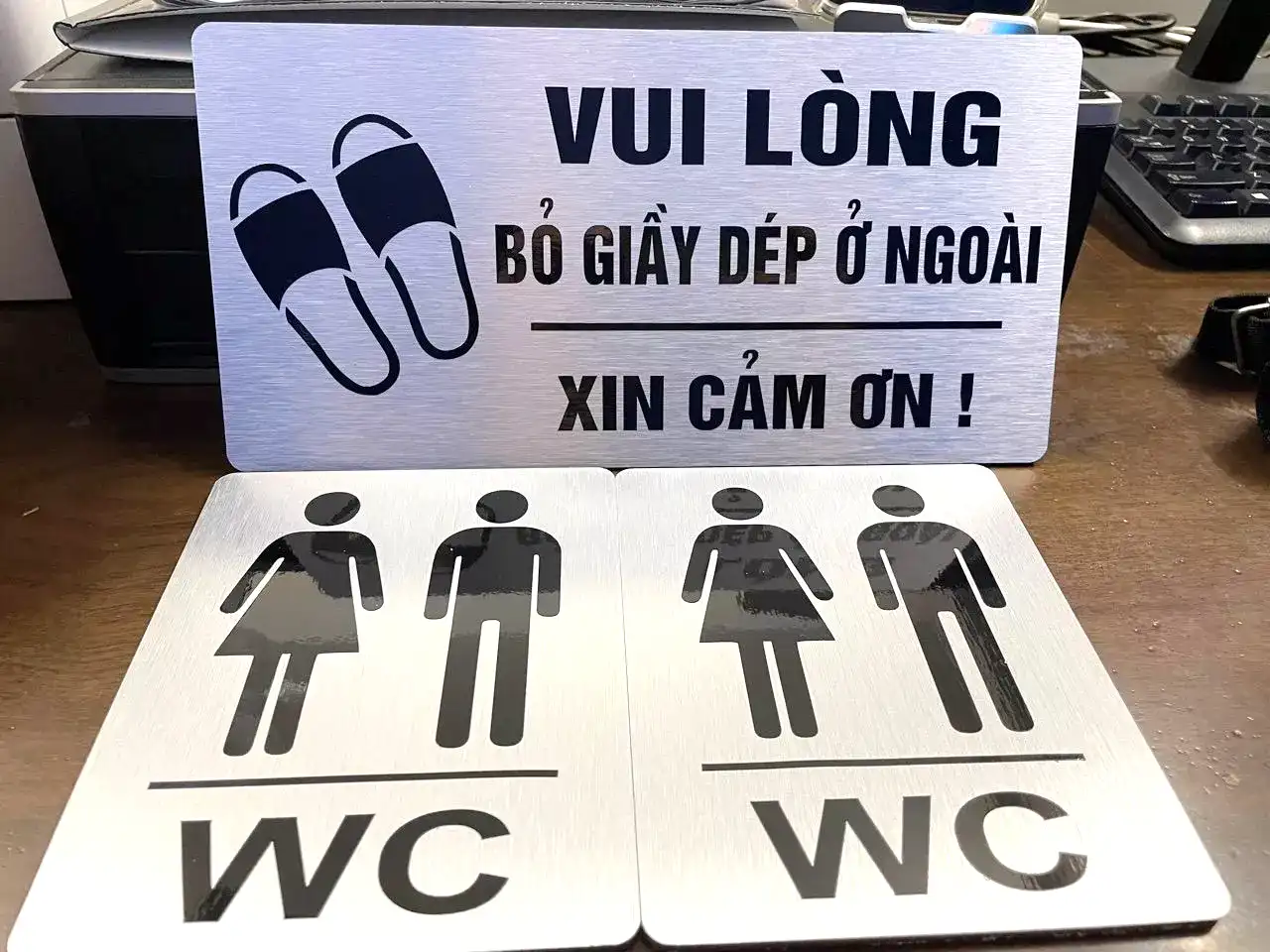 Biển Nhắc Nhở Để Giầy Dép Ở Ngoài, Vui Lòng Bỏ Giày Dép Ở Ngoài, Biển Để Giày Dép Ở Ngoài Bằng Alu Nhôm ,tặng Kèm Keo Dán 2 Mặt 2 Biển Nhắc Nhở Để Giầy Dép Ở Ngoài, Vui Lòng Bỏ Giày Dép Ở Ngoài, Biển Để Giày Dép Ở Ngoài Bằng Alu Nhôm ,tặng Kèm Keo Dán 2 Mặt 1