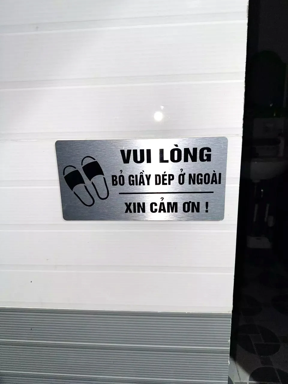 Biển Nhắc Nhở Để Giầy Dép Ở Ngoài, Vui Lòng Bỏ Giày Dép Ở Ngoài, Biển Để Giày Dép Ở Ngoài Bằng Alu Nhôm ,tặng Kèm Keo Dán 2 Mặt 5 Biển Nhắc Nhở Để Giầy Dép Ở Ngoài, Vui Lòng Bỏ Giày Dép Ở Ngoài, Biển Để Giày Dép Ở Ngoài Bằng Alu Nhôm ,tặng Kèm Keo Dán 2 Mặt 4