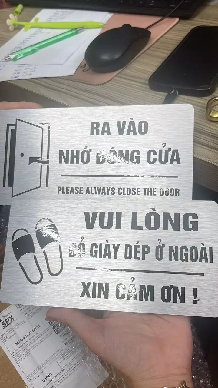 Biển Nhắc Nhở Ra Vào Đóng Cửa, Ra Vào Đóng Cửa, Vui Lòng Đóng Cửa, Ra Vào Nhớ Đóng Cửa Chất Liệu Alu Nhôm 5 Biển Nhắc Nhở Ra Vào Đóng Cửa, Ra Vào Đóng Cửa, Vui Lòng Đóng Cửa, Ra Vào Nhớ Đóng Cửa Chất Liệu Alu Nhôm 4
