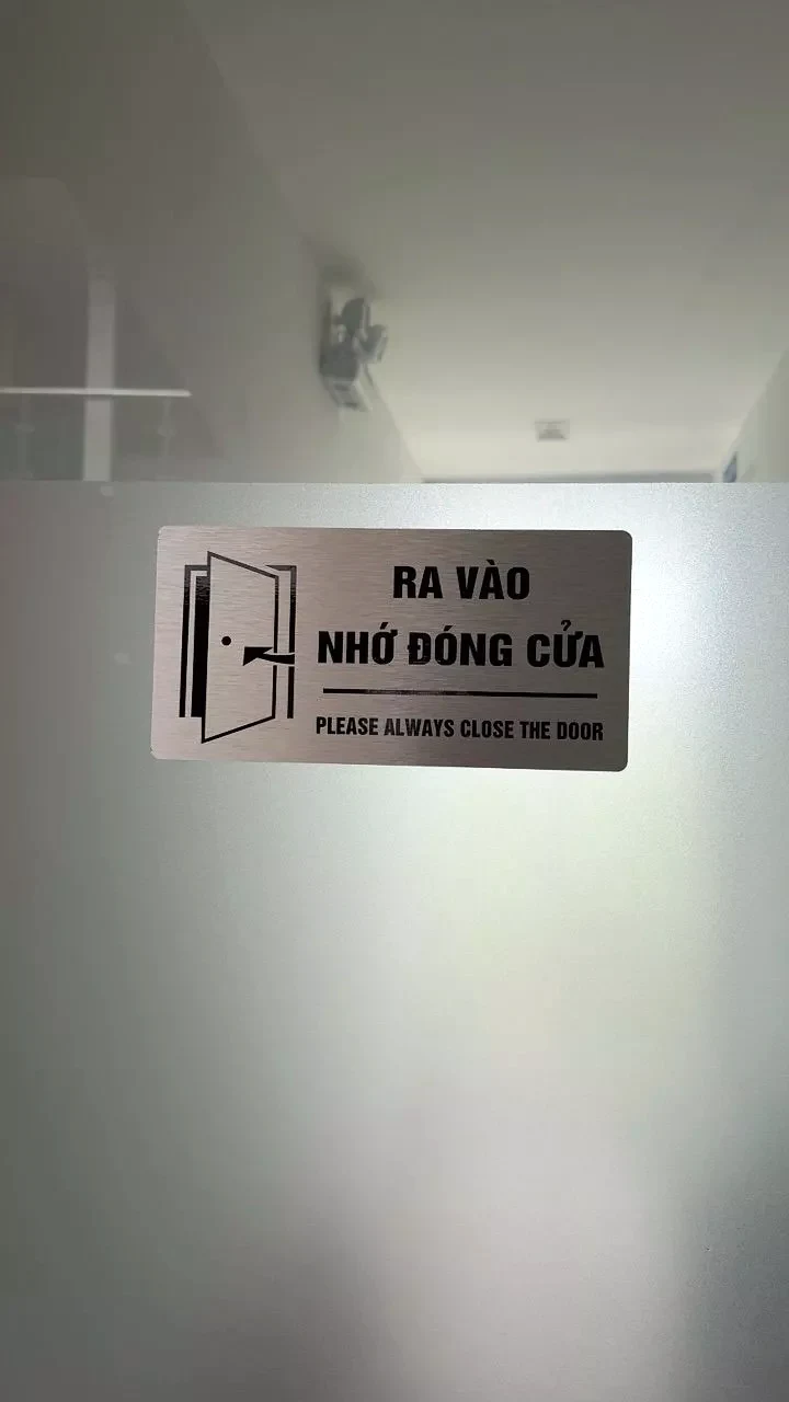 Biển Nhắc Nhở Ra Vào Đóng Cửa, Ra Vào Đóng Cửa, Vui Lòng Đóng Cửa, Ra Vào Nhớ Đóng Cửa Chất Liệu Alu Nhôm 8 Biển Nhắc Nhở Ra Vào Đóng Cửa, Ra Vào Đóng Cửa, Vui Lòng Đóng Cửa, Ra Vào Nhớ Đóng Cửa Chất Liệu Alu Nhôm 7