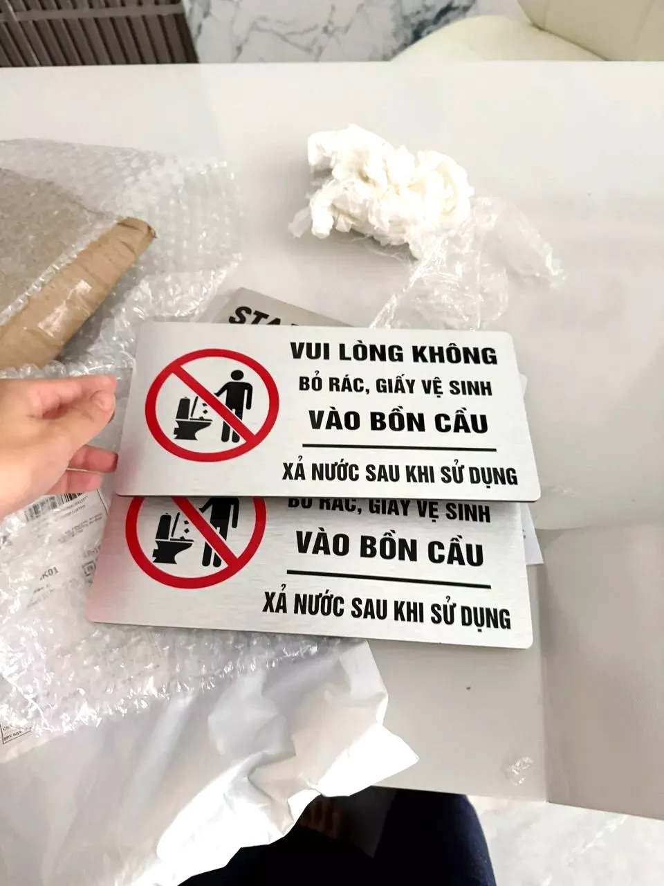 Biển Nhắc Nhở Vui Lòng Không Bỏ Giấy Vào Bồn Cầu Trang Trí Phòng Vệ Sinh Toilet,tặng Kèm Keo Dán 2 Mặt 5 Biển Nhắc Nhở Vui Lòng Không Bỏ Giấy Vào Bồn Cầu Trang Trí Phòng Vệ Sinh Toilet,tặng Kèm Keo Dán 2 Mặt 4