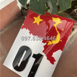 Biển Số Nhà Đẹp Hiện Đại Mẩu Bản Đồ - Cờ Việt Nam Yêu Nước. Kích Thước 30x20, Số Nổi 8mm, Chữ Nổi 2mm, Chất Liệu Mica, Alu , Mực Uv, Làm Theo Yêu Cầu, Miễn Phí Thiết Kế Và Miễn Phí Vận Chuyển Tận Nhà