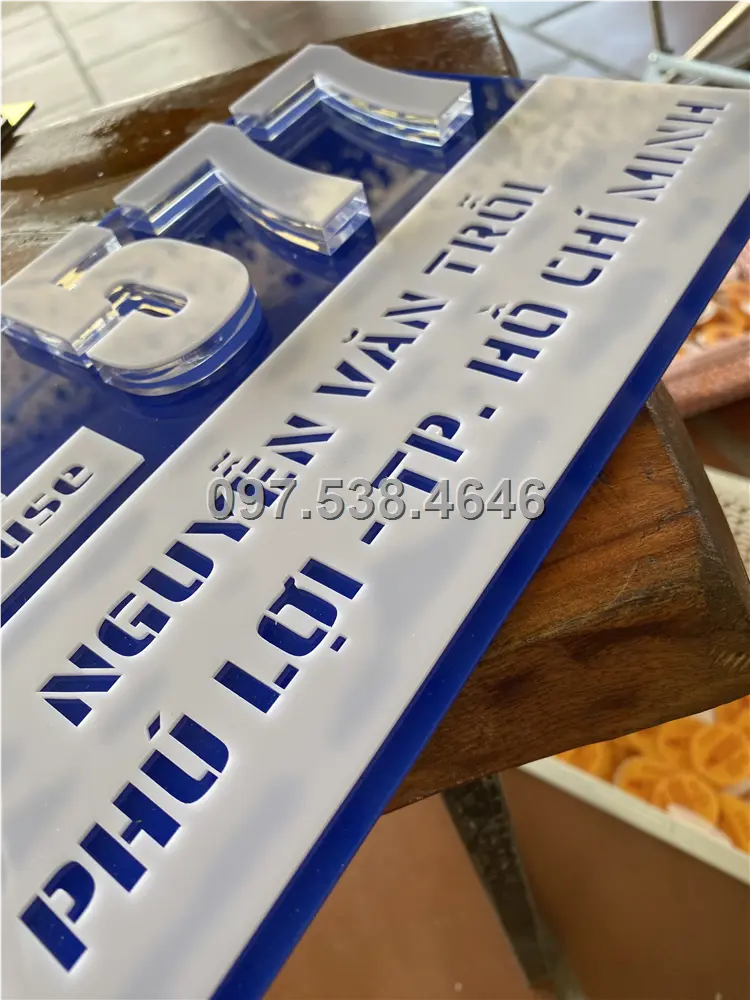 Biển Số Nhà Đẹp Hiện Đại tại Đồng Hới (Quảng Bình) Kích Thước 30x20, Số Nổi 8mm, Chữ Nổi 2mm, Chất Liệu Mica, Alu , Mực Uv, Làm Theo Yêu Cầu, Miễn Phí Thiết Kế Và Miễn Phí Vận Chuyển Tận Nhà 6 Biển Số Nhà Đẹp Hiện Đại tại Đồng Hới (Quảng Bình) Kích Thước 30x20, Số Nổi 8mm, Chữ Nổi 2mm, Chất Liệu Mica, Alu , Mực Uv, Làm Theo Yêu Cầu, Miễn Phí Thiết Kế Và Miễn Phí Vận Chuyển Tận Nhà - Ảnh 6