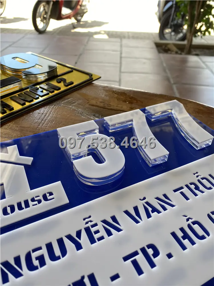 Biển Số Nhà Đẹp Hiện Đại tại Đồng Hới (Quảng Bình) Kích Thước 30x20, Số Nổi 8mm, Chữ Nổi 2mm, Chất Liệu Mica, Alu , Mực Uv, Làm Theo Yêu Cầu, Miễn Phí Thiết Kế Và Miễn Phí Vận Chuyển Tận Nhà 4 Biển Số Nhà Đẹp Hiện Đại tại Đồng Hới (Quảng Bình) Kích Thước 30x20, Số Nổi 8mm, Chữ Nổi 2mm, Chất Liệu Mica, Alu , Mực Uv, Làm Theo Yêu Cầu, Miễn Phí Thiết Kế Và Miễn Phí Vận Chuyển Tận Nhà - Ảnh 4