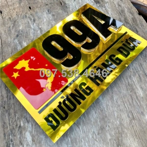Biển Số Nhà Đẹp Hiện Đại tại Hà Nội, phiên bản Lá Cờ Việt Nam Kích Thước 30x20, Số Nổi 8mm, Chữ Nổi 2mm, Chất Liệu Mica, Alu , Mực Uv, Làm Theo Yêu Cầu, Miễn Phí Thiết Kế Và Miễn Phí Vận Chuyển Tận Nhà