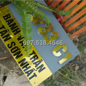 Biển Số Nhà Đẹp Hiện Đại tại Tân Uyên -Bình Dương
 Kích Thước 30x20, Số Nổi 8mm, Chữ Nổi 2mm, Chất Liệu Mica, Alu , Mực Uv, Làm Theo Yêu Cầu, Miễn Phí Thiết Kế Và Miễn Phí Vận Chuyển Tận Nhà