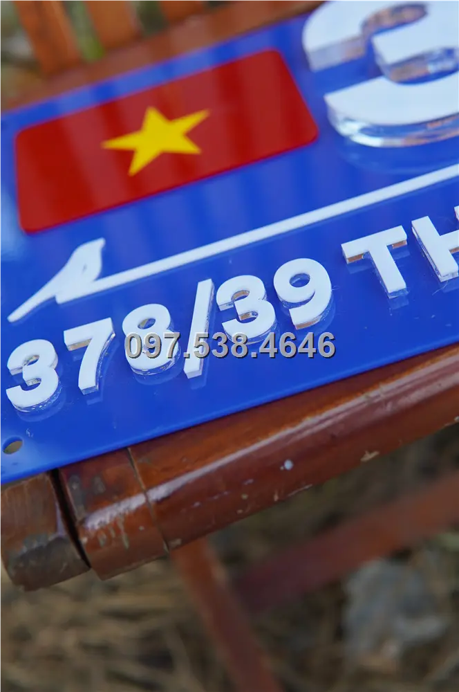 Biển Số Nhà Đẹp Hiện Đại tại Phan Thiết (Bình Thuận) Kích Thước 30x20, Số Nổi 8mm, Chữ Nổi 2mm, Chất Liệu Mica, Alu , Mực Uv, Làm Theo Yêu Cầu, Miễn Phí Thiết Kế Và Miễn Phí Vận Chuyển Tận Nhà 5 Biển Số Nhà Đẹp Hiện Đại tại Phan Thiết (Bình Thuận) Kích Thước 30x20, Số Nổi 8mm, Chữ Nổi 2mm, Chất Liệu Mica, Alu , Mực Uv, Làm Theo Yêu Cầu, Miễn Phí Thiết Kế Và Miễn Phí Vận Chuyển Tận Nhà - Ảnh 5