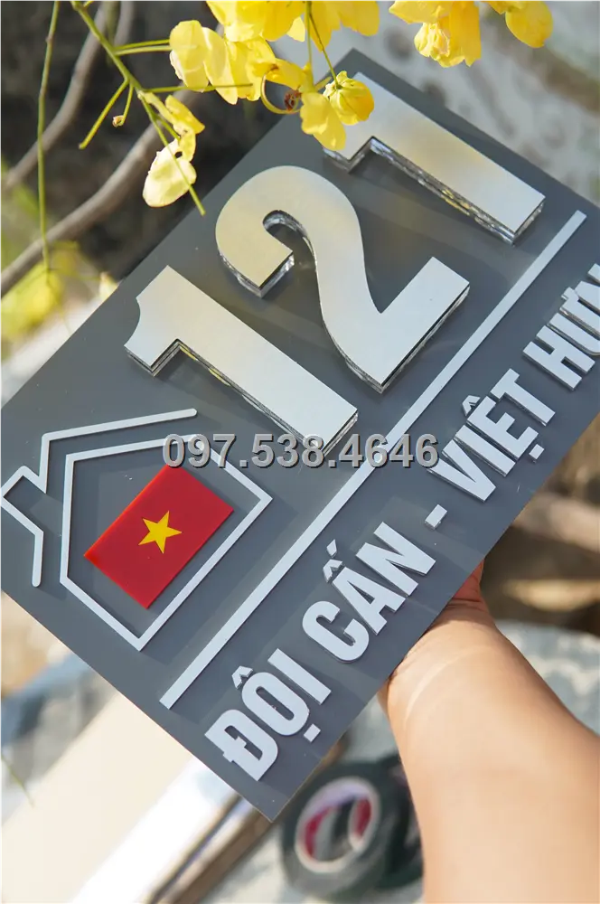Biển Số Nhà Đẹp Hiện Đại tại Phan Thiết (Bình Thuận) Kích Thước 30x20, Số Nổi 8mm, Chữ Nổi 2mm, Chất Liệu Mica, Alu , Mực Uv, Làm Theo Yêu Cầu, Miễn Phí Thiết Kế Và Miễn Phí Vận Chuyển Tận Nhà 12 Biển Số Nhà Đẹp Hiện Đại tại Phan Thiết (Bình Thuận) Kích Thước 30x20, Số Nổi 8mm, Chữ Nổi 2mm, Chất Liệu Mica, Alu , Mực Uv, Làm Theo Yêu Cầu, Miễn Phí Thiết Kế Và Miễn Phí Vận Chuyển Tận Nhà - Ảnh 12