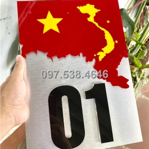 Biển Số Nhà Đẹp Hiện Đại tại TPHCM, phiên bản Lá Cờ Việt Nam, Kích Thước 30x20, Số Nổi 8mm, Chữ Nổi 2mm, Chất Liệu Mica, Alu , Mực Uv, Làm Theo Yêu Cầu, Miễn Phí Thiết Kế Và Miễn Phí Vận Chuyển Tận Nhà