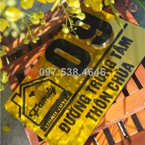 Biển Số Nhà Đẹp Hiện Đại tại Yên Bái Kích Thước 30x20, Số Nổi 8mm, Chữ Nổi 2mm, Chất Liệu Mica, Alu , Mực Uv, Làm Theo Yêu Cầu, Miễn Phí Thiết Kế Và Miễn Phí Vận Chuyển Tận Nhà