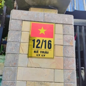 Biển Số Nhà Lá Cờ VN Alu Xước Bạc+vàng Gương In UV Sắc Nét, Chống Nước, In Theo Yêu Cầu, Miễn Phí Thiết Kế 1