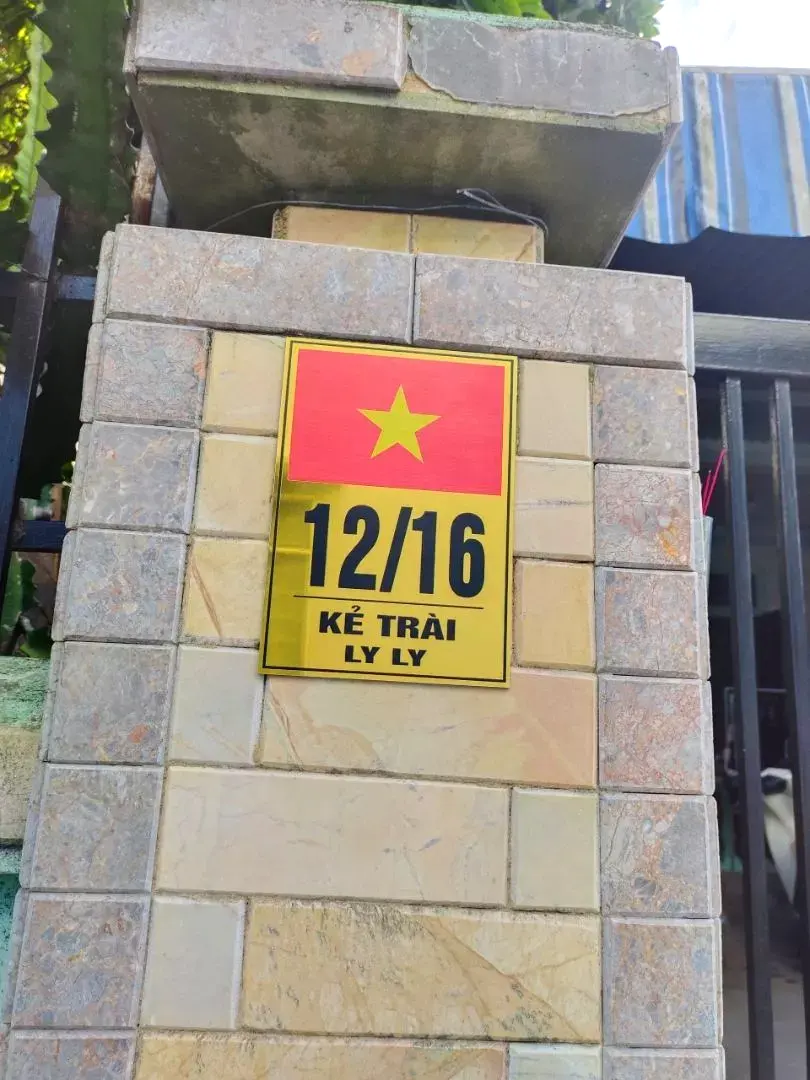 Biển Số Nhà Lá Cờ VN Alu Xước Bạc+vàng Gương In UV Sắc Nét, Chống Nước, In Theo Yêu Cầu, Miễn Phí Thiết Kế 2 Biển Số Nhà Lá Cờ VN Alu Xước Bạc+vàng Gương In UV Sắc Nét, Chống Nước, In Theo Yêu Cầu, Miễn Phí Thiết Kế 1