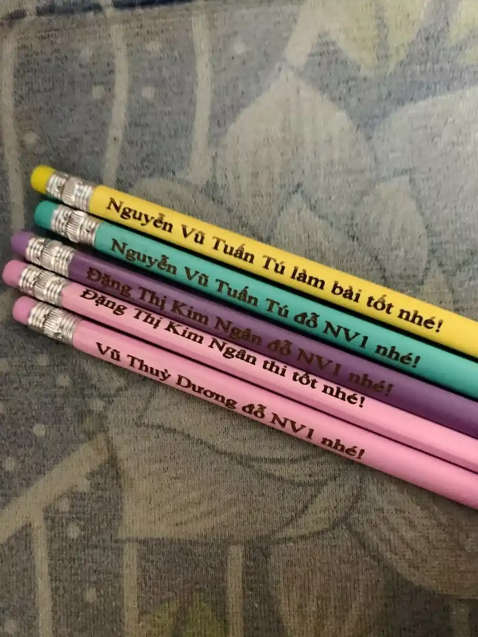 Bút Chì Gỗ 2B Khắc Tên 7