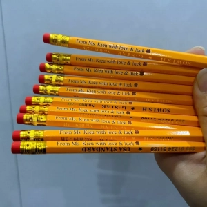Bút Chì Gỗ 2B Khắc Tên