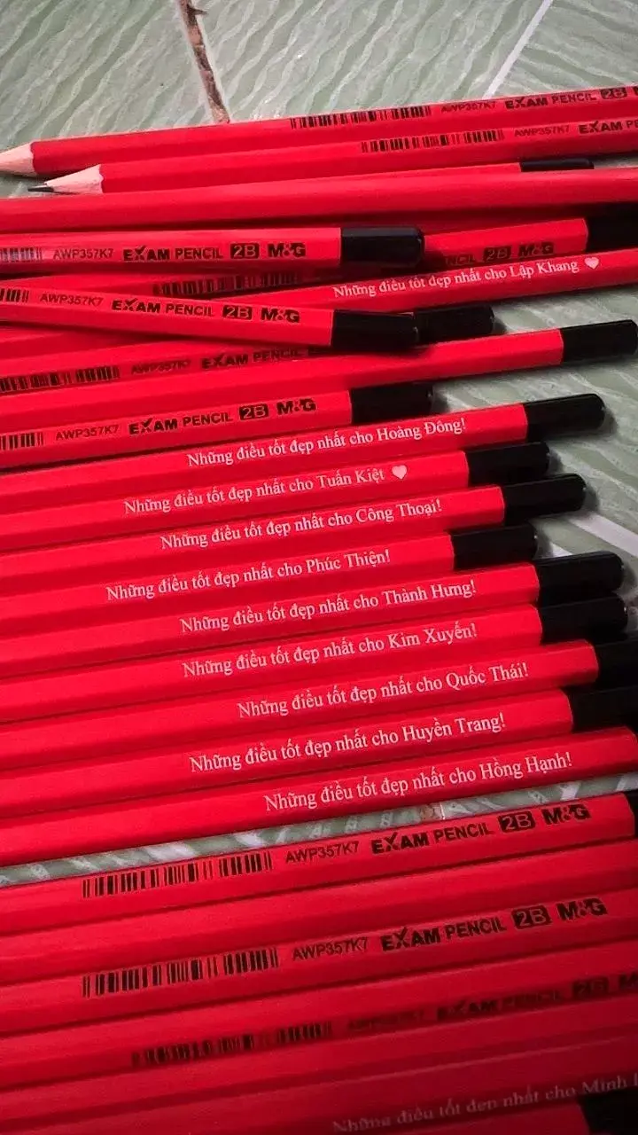 Bút Chì Khắc Tên – Quà Tặng Cá Nhân Hoá Theo Yêu Cầu | Linh Chi 9