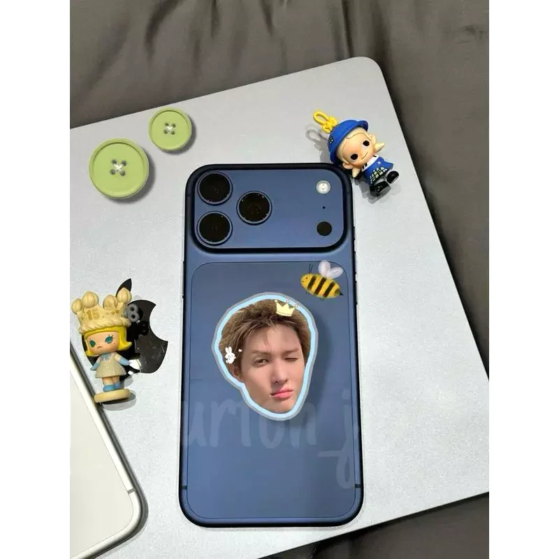 Giá Đỡ Điên Thoại Popsocket Griptok Cortis Cute , In Theo Yêu Cầu Chất Liệu Mica Trong Suốt In 2 Mặt, Kích Thước 5cm 2 Giá Đỡ Điên Thoại Popsocket Griptok Cortis Cute , In Theo Yêu Cầu Chất Liệu Mica Trong Suốt In 2 Mặt, Kích Thước 5cm 1